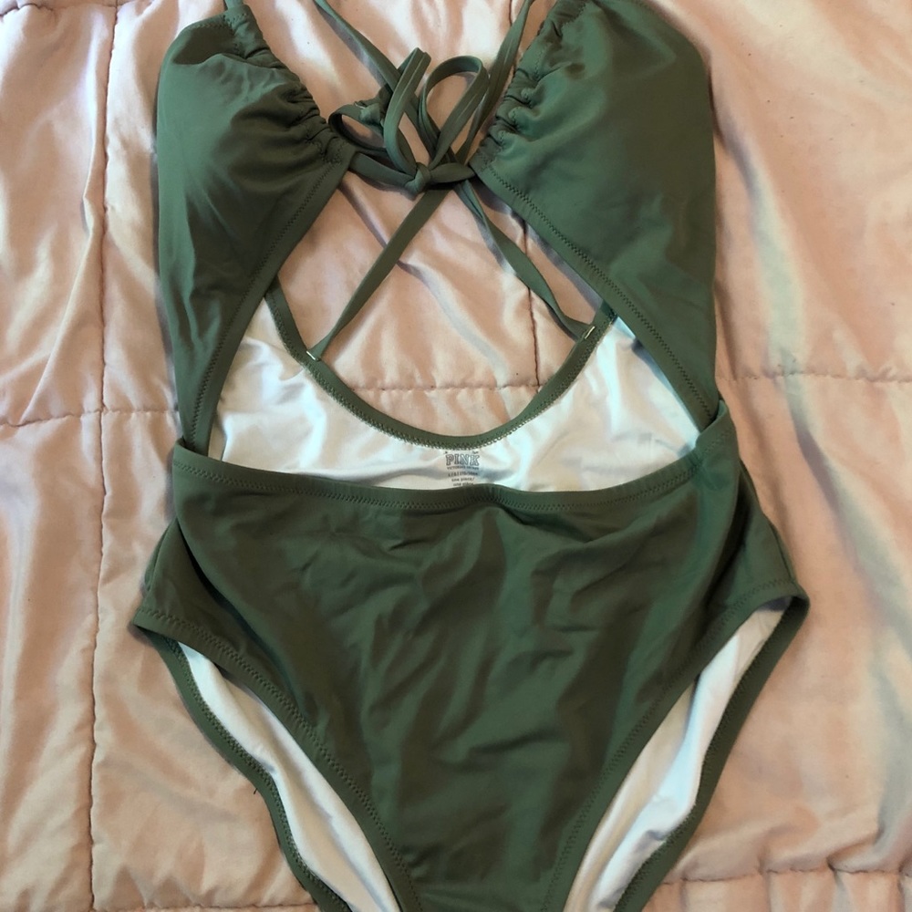NEVER WORN one piece VS swimsuit